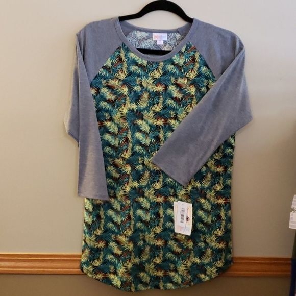 LuLaRoe Tops - LuLaRoe Cute Randy